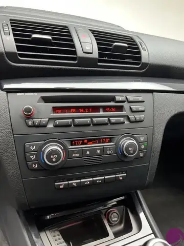 BMW 1 Series view 9