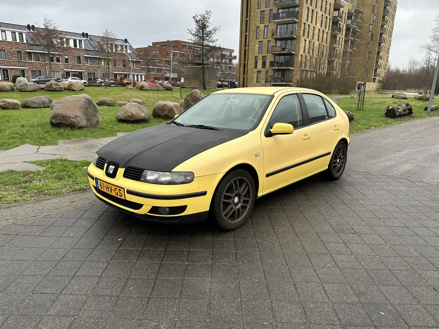 SEAT Leon 1.8-20VT Sport Żółty - 1