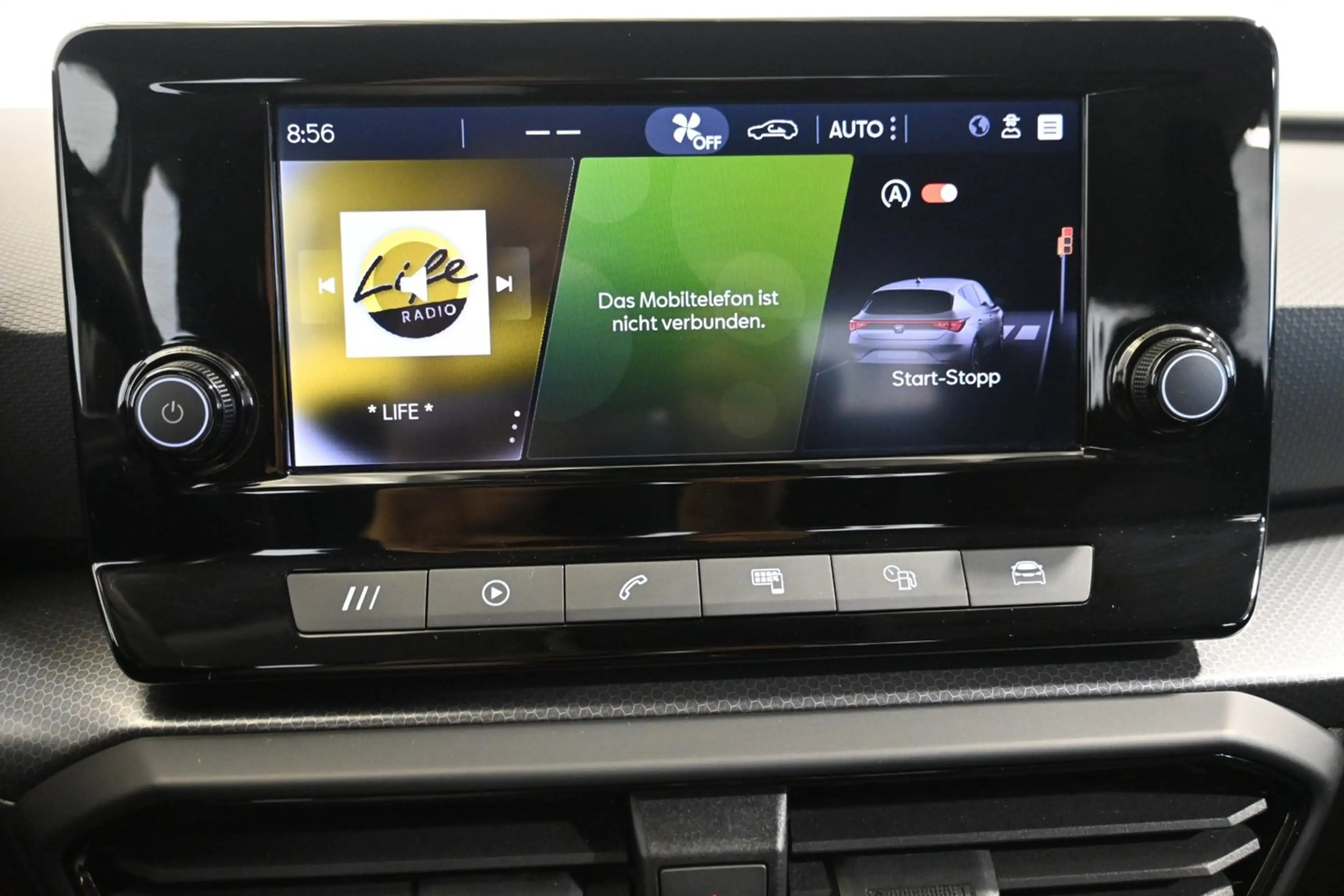 SEAT Leon Reference 1.0 TSI — photo 10