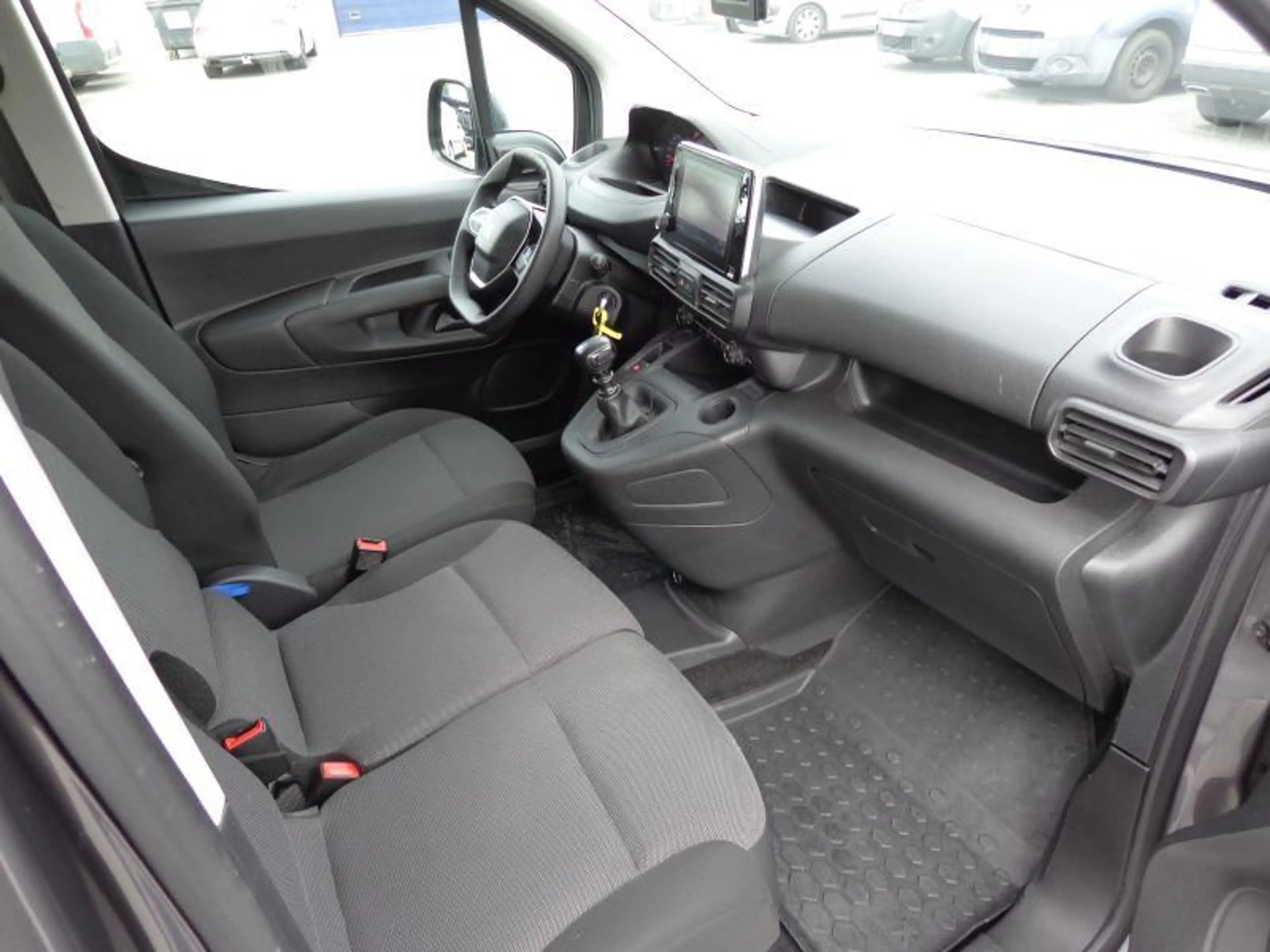 Peugeot Partner 1.5HDi 3Pl - GPS - Caméra - Clim — photo 2