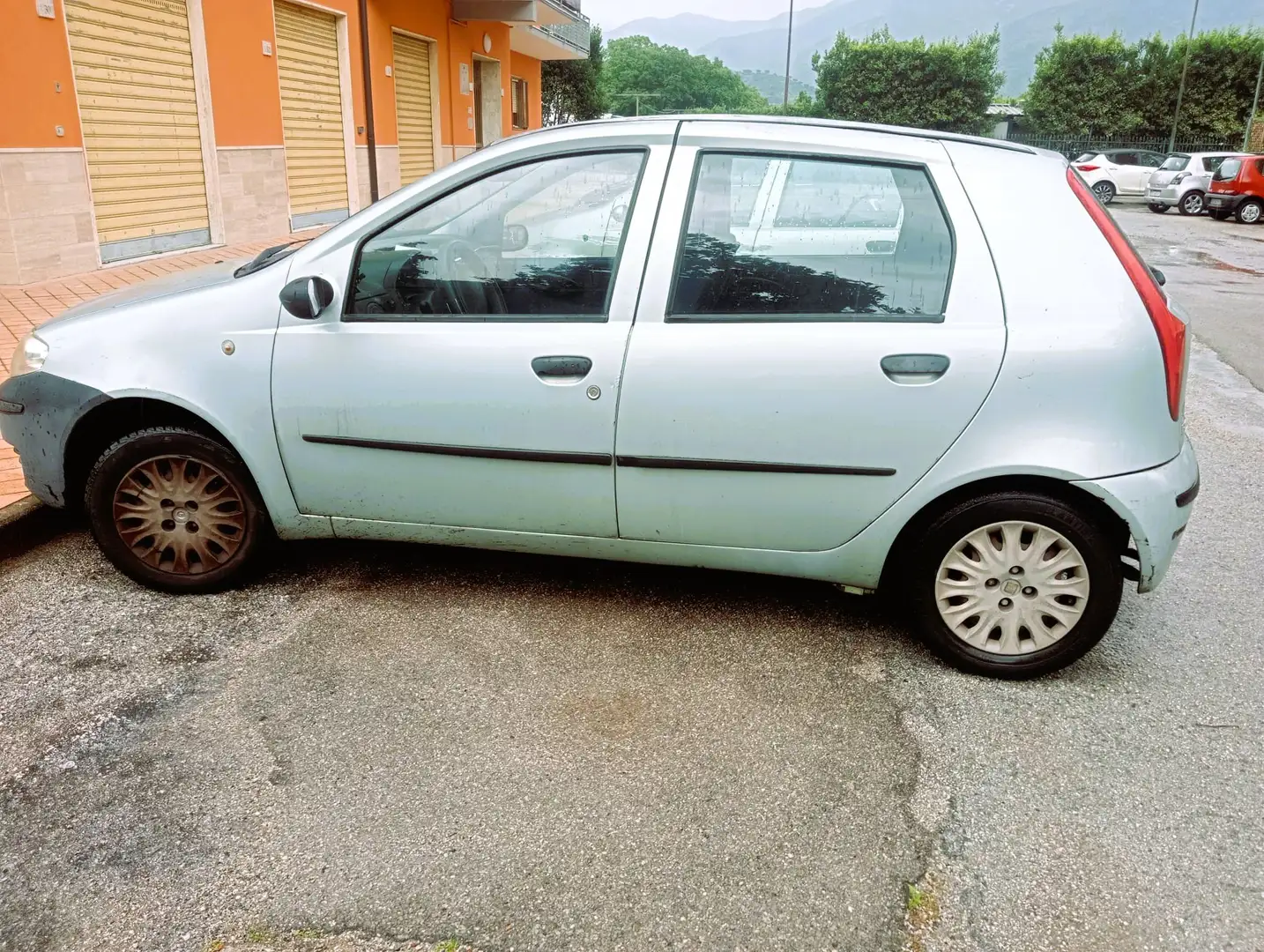 Fiat Punto Punto 5p 1.2 Feel Verde - 1