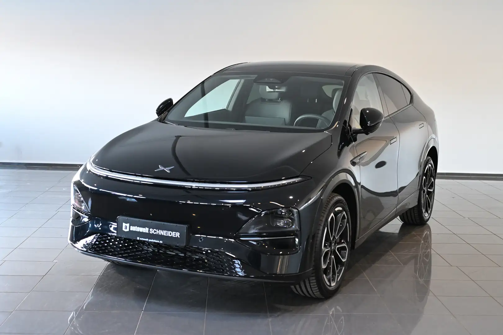 Xpeng Sonstige Long Range RWD MY25 AHK Pano Schwarz - 1