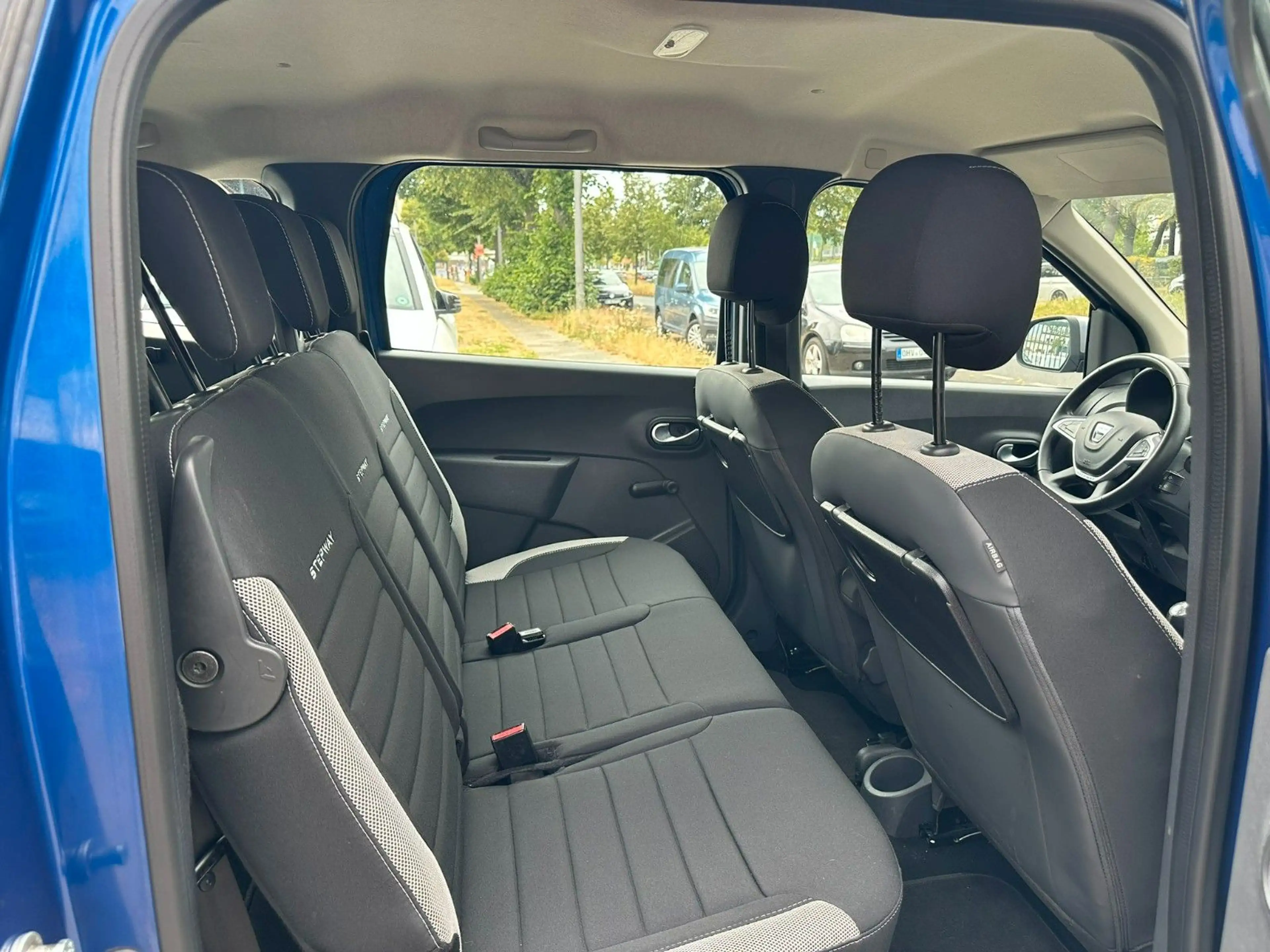 Dacia Lodgy Stepway 7 Sitzer — photo 11