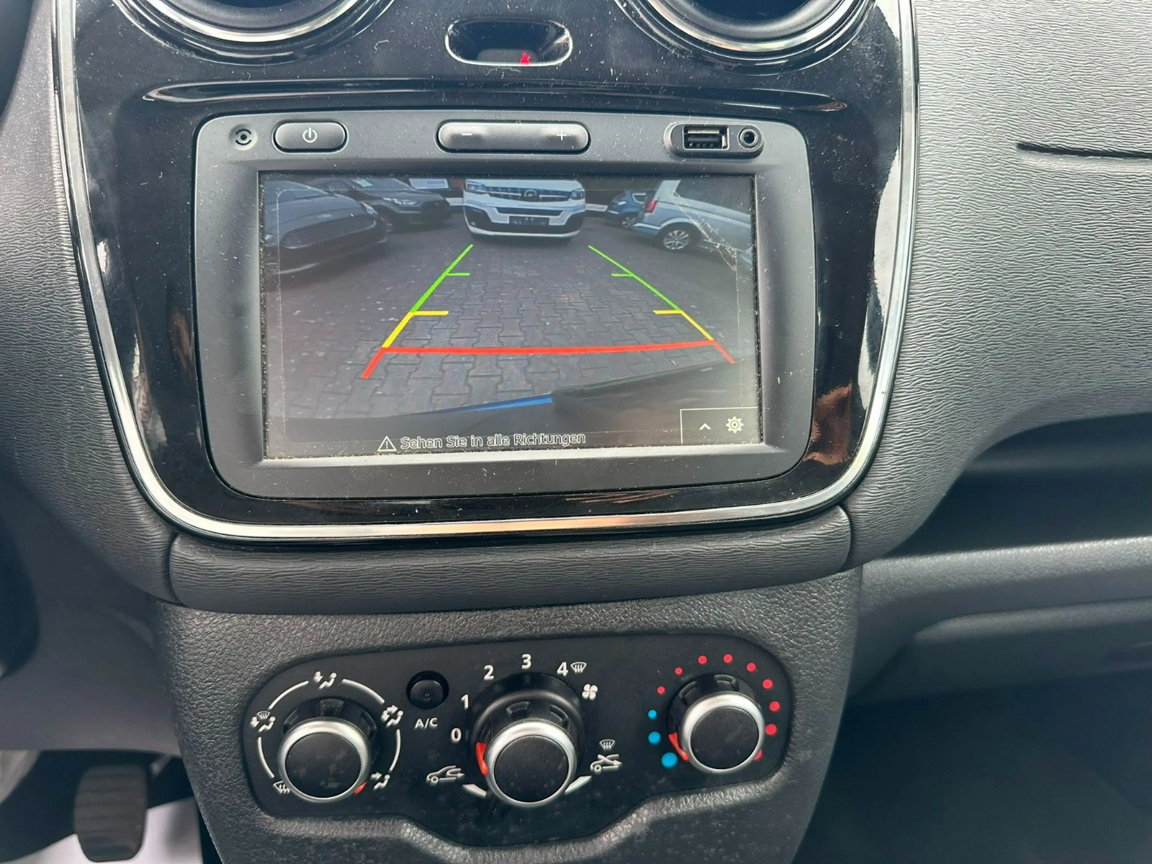 Dacia Lodgy Stepway 7 Sitzer — photo 13