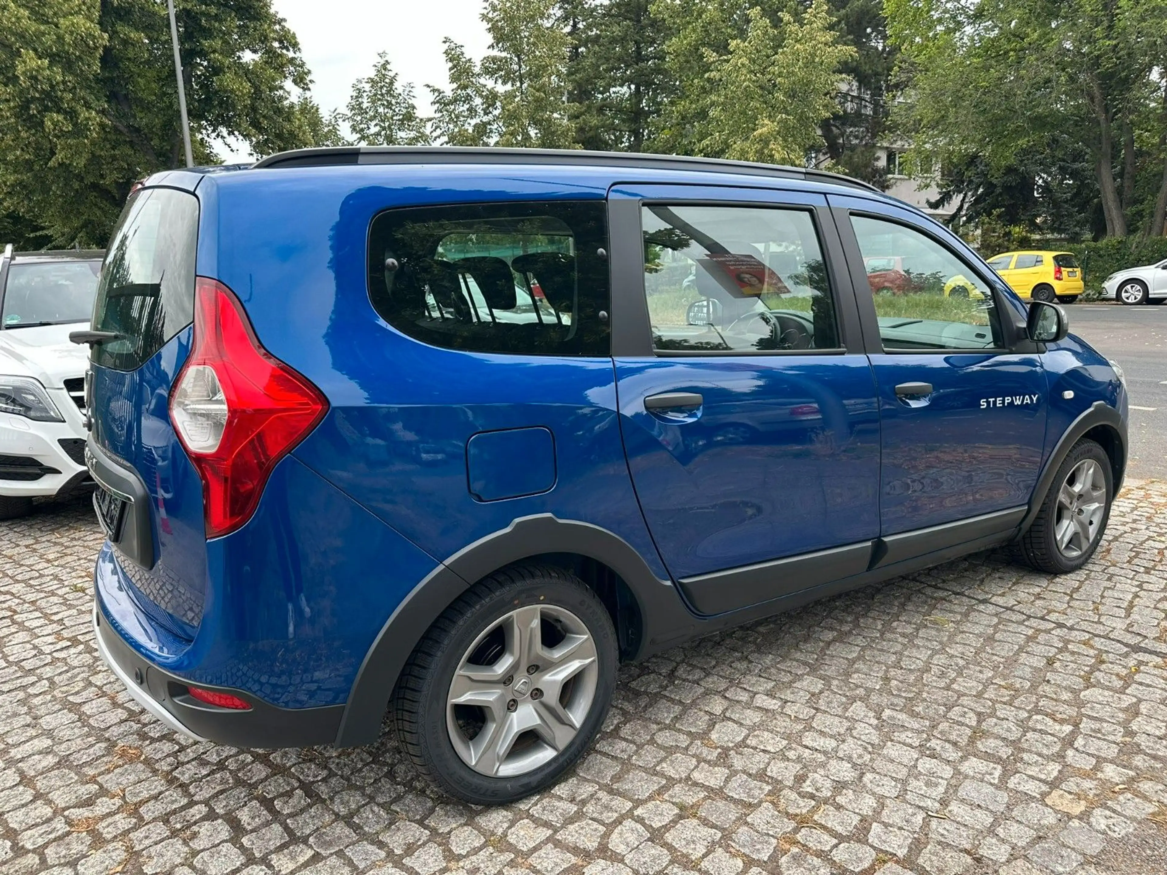 Dacia Lodgy Stepway 7 Sitzer — photo 4