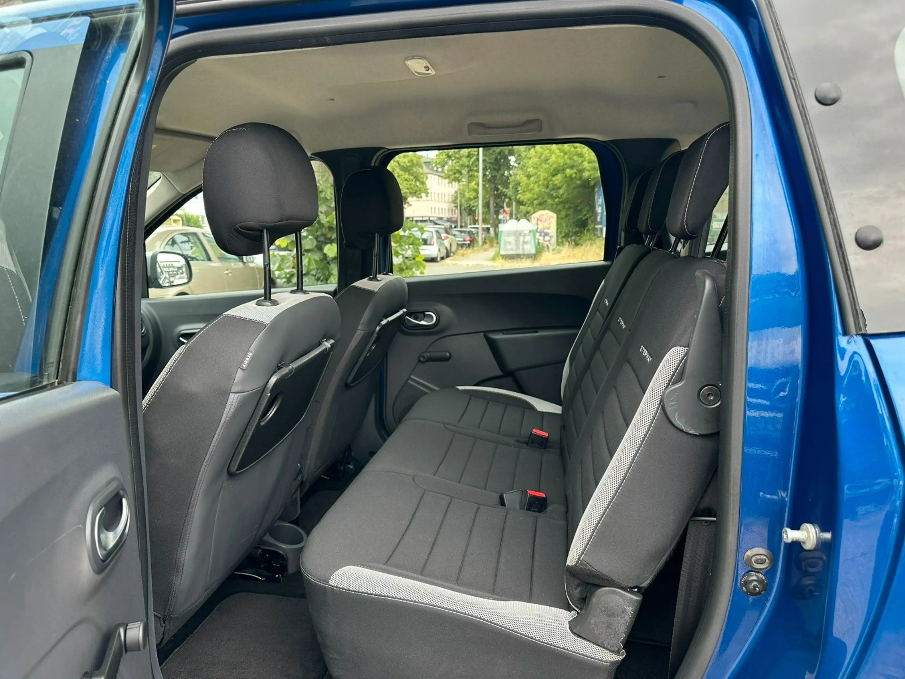Dacia Lodgy Stepway 7 Sitzer — photo 9