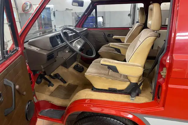 Volkswagen T3 view 11