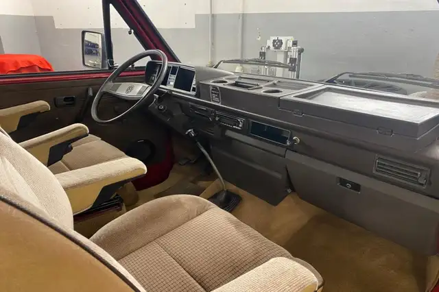Volkswagen T3 view 6