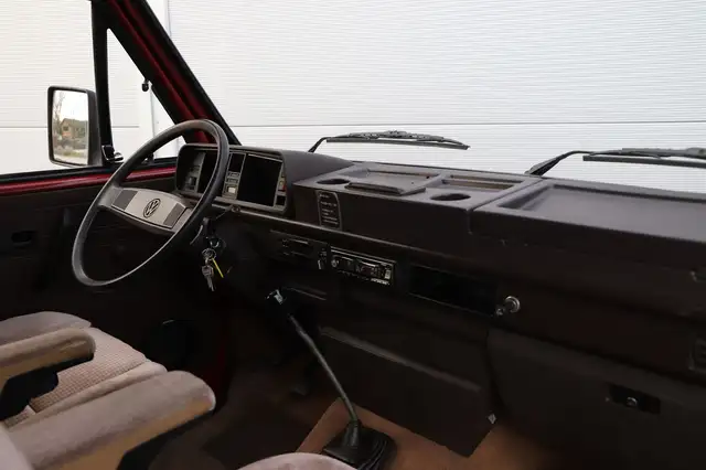 Volkswagen T3 view 8