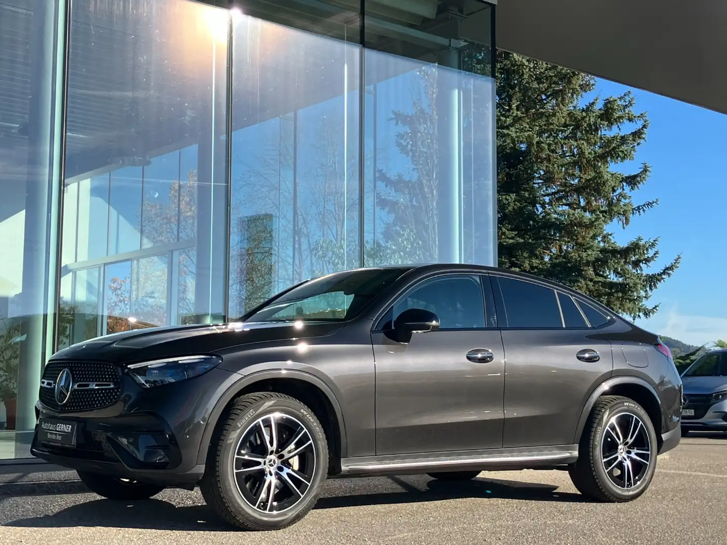 Mercedes-Benz GLC 300 de 4MATIC Coupé mit EQ Hybrid Technologie Österrei Grau - 2