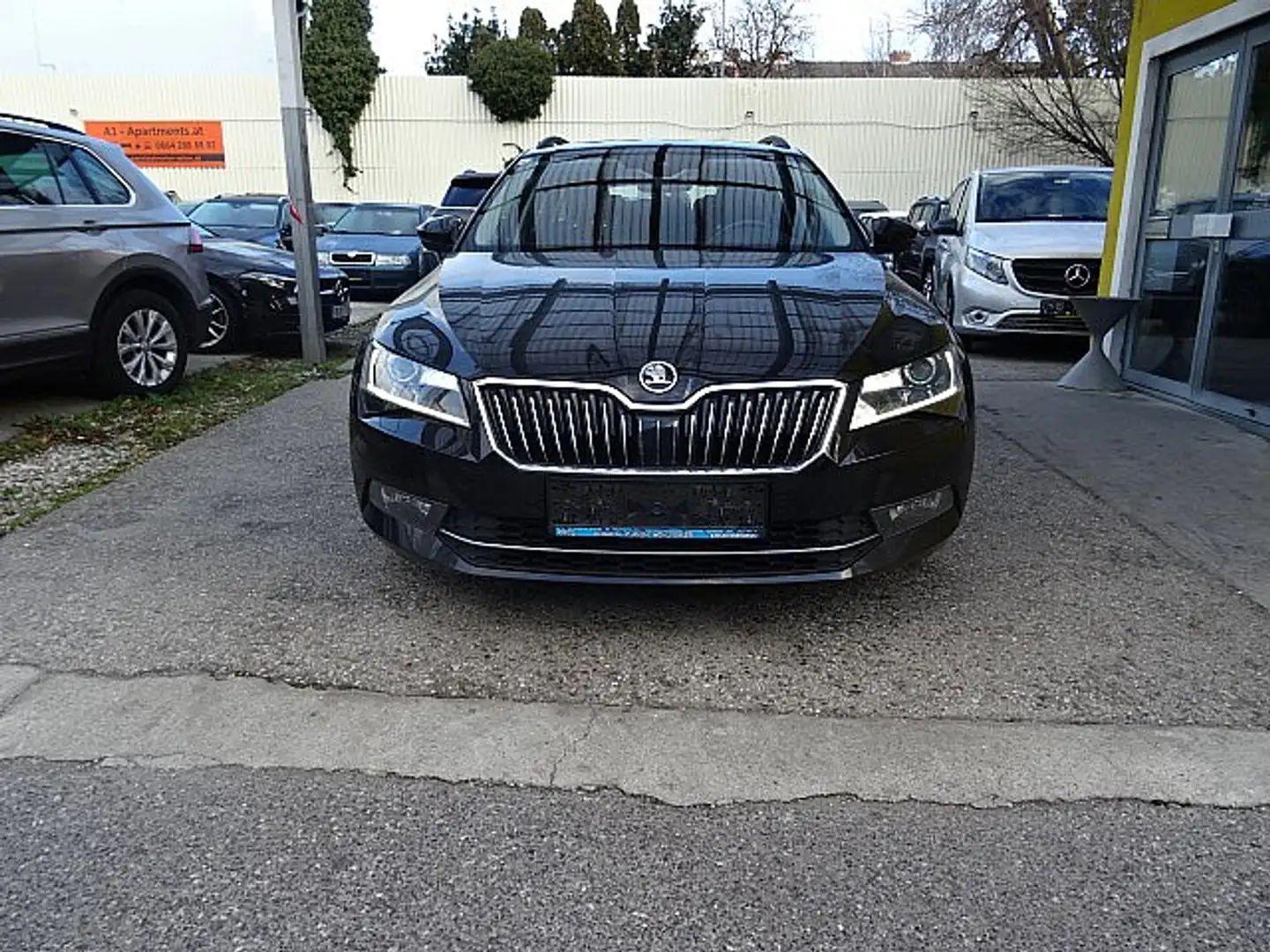 Skoda Superb Superb Kombi 2,0 TDI Ambition Noir - 1