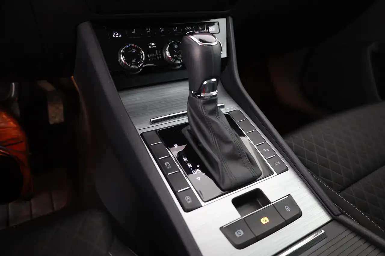Skoda Superb Combi 2.0 TDI DSG LED Navi ACC DAB PDC, миниатюра 14