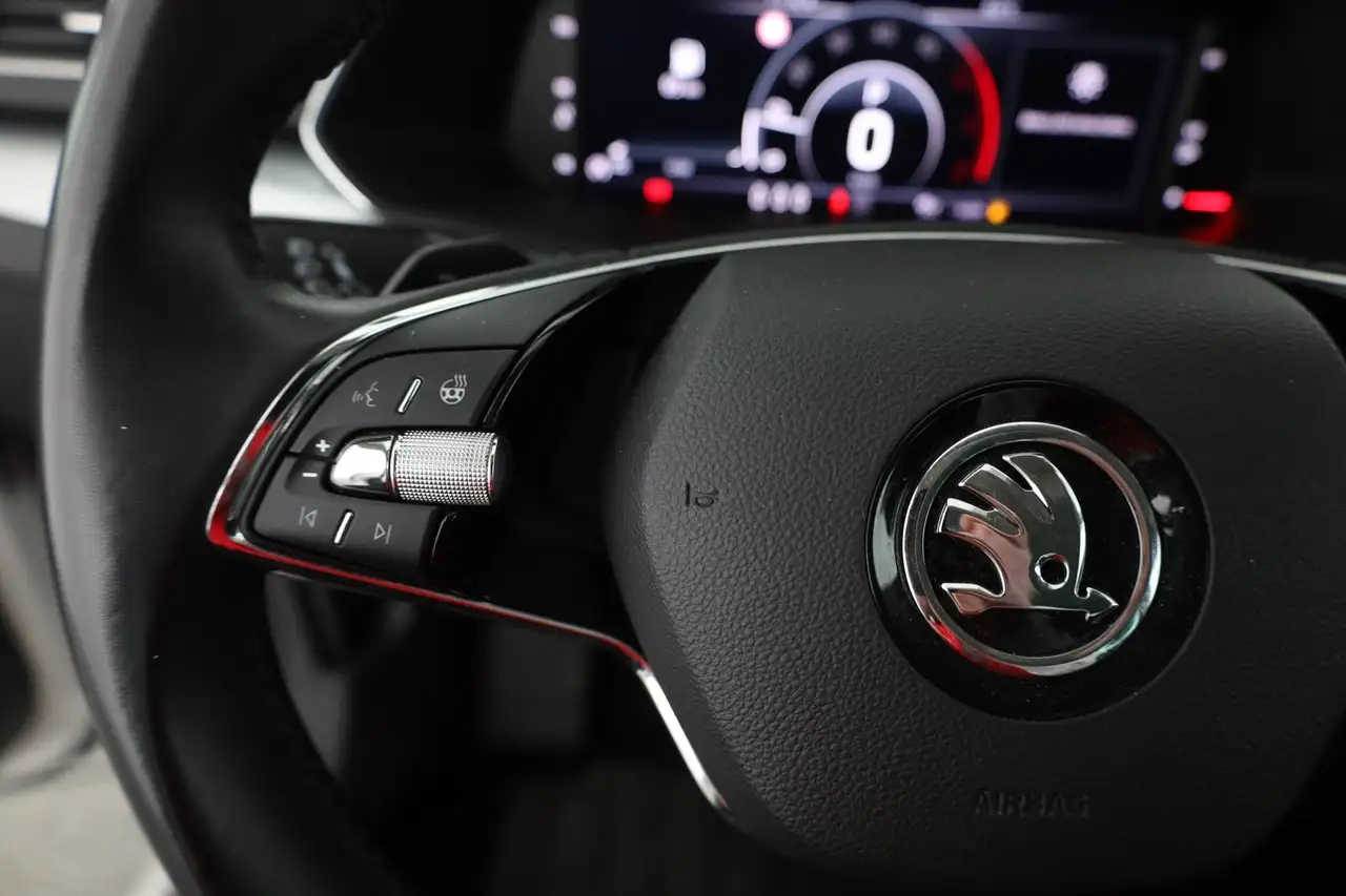 Skoda Superb Combi 2.0 TDI DSG LED Navi ACC DAB PDC, миниатюра 16