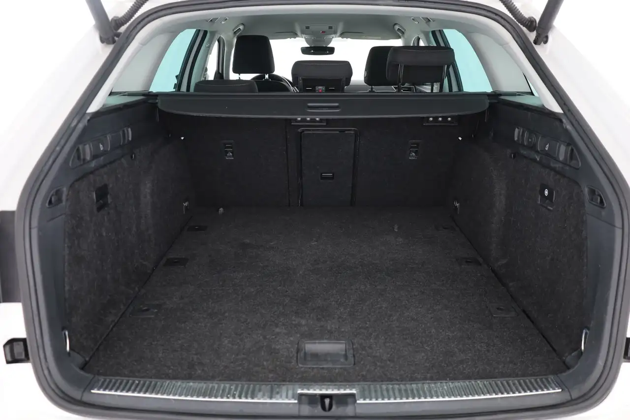 Skoda Superb Combi 2.0 TDI DSG LED Navi ACC DAB PDC, миниатюра 27