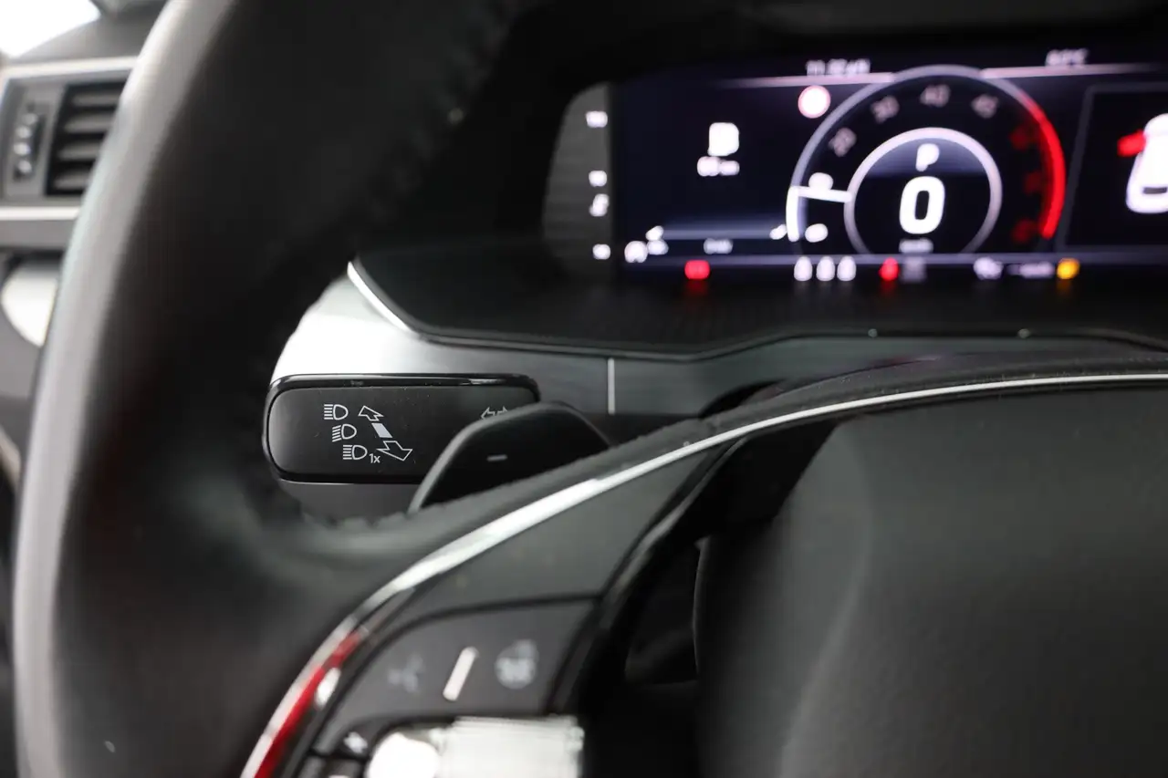 Skoda Superb Combi 2.0 TDI DSG LED Navi ACC DAB PDC, миниатюра 19