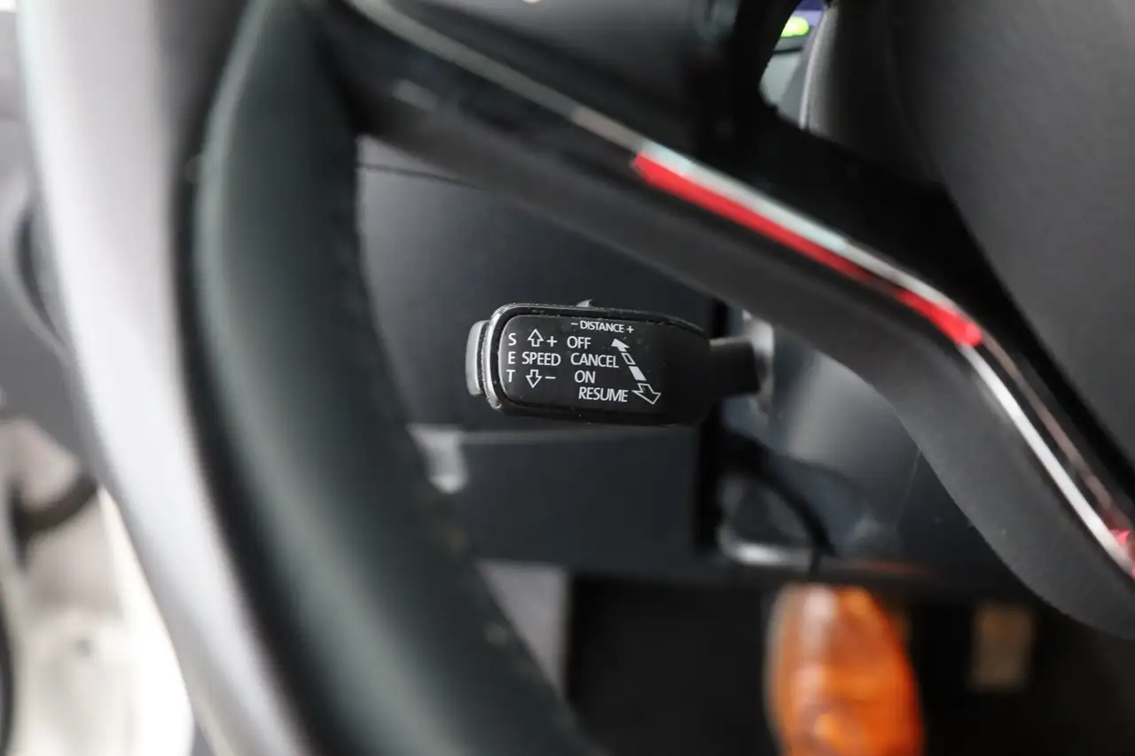 Skoda Superb Combi 2.0 TDI DSG LED Navi ACC DAB PDC, миниатюра 20