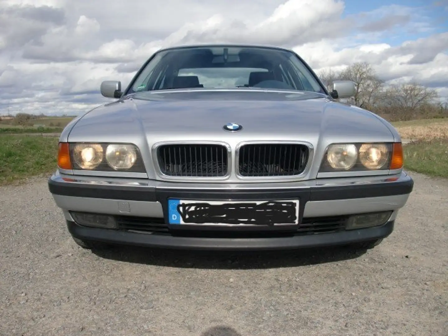 BMW 735 735i Srebrny - 1