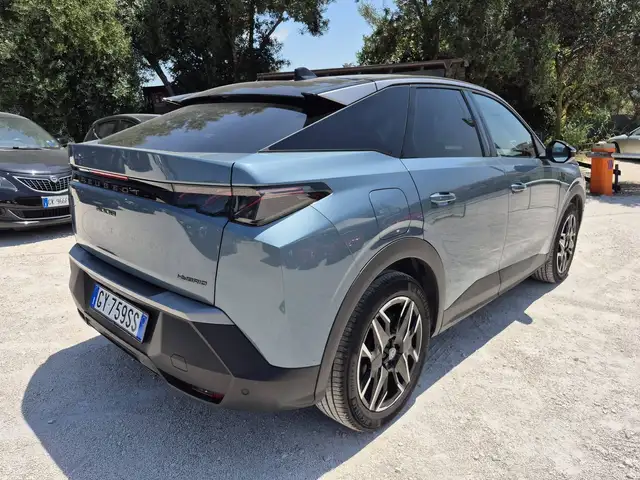 Peugeot 3008 view 4