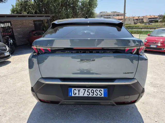 Peugeot 3008 view 3