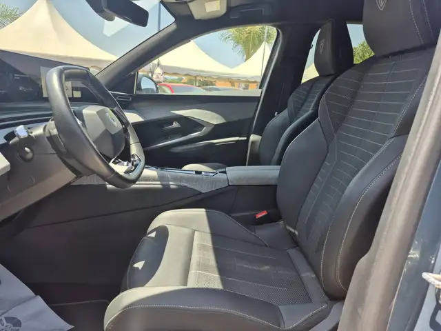 Peugeot 3008 view 8