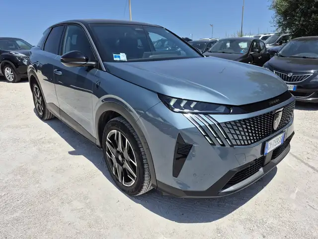 Peugeot 3008 view 5