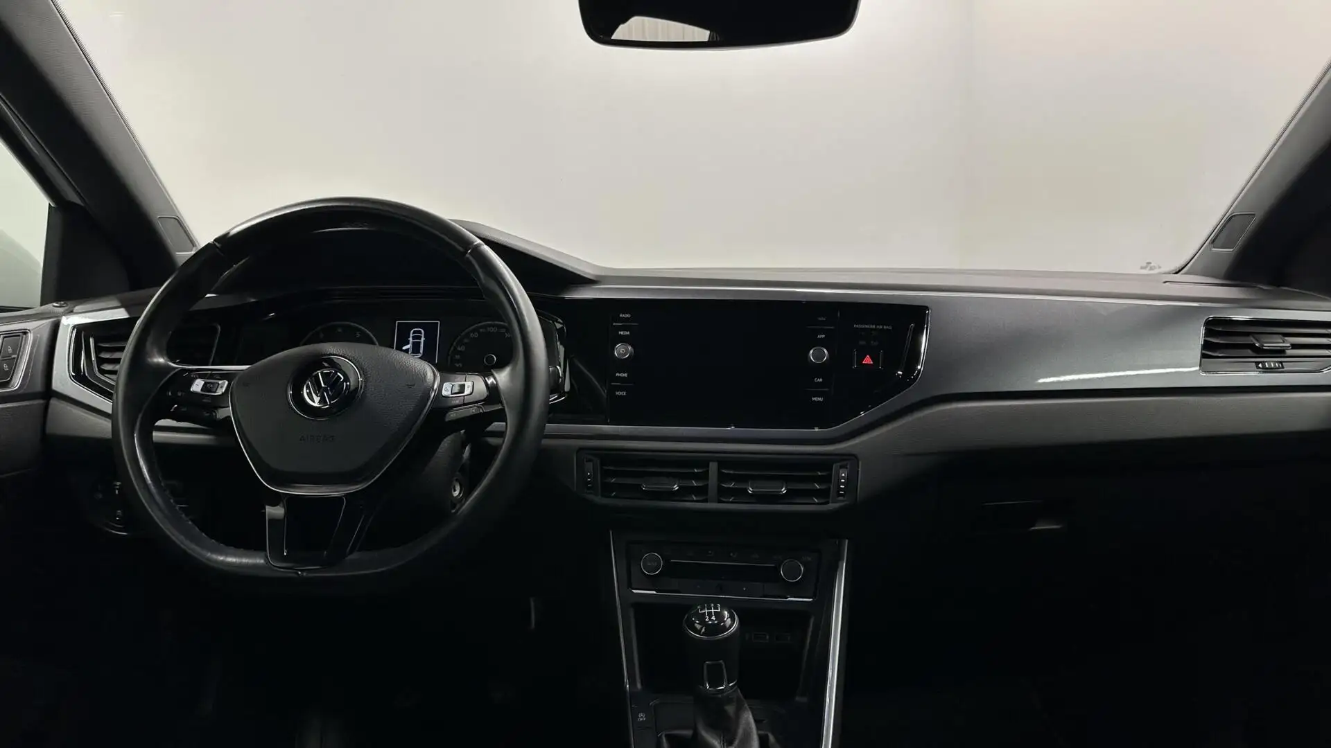 Volkswagen Polo 1.0 TSI Comfortline Business Wit - 2