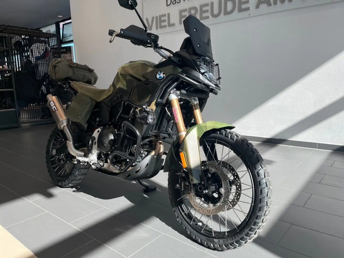 BMW F 900 GS Military Edition Einzelst Noir - 2