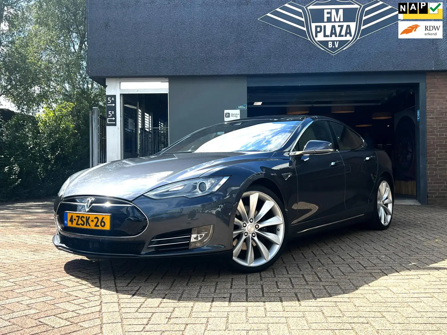 Tesla Model S 85 Base accu 85% Free charge_Nette auto Grau - 1