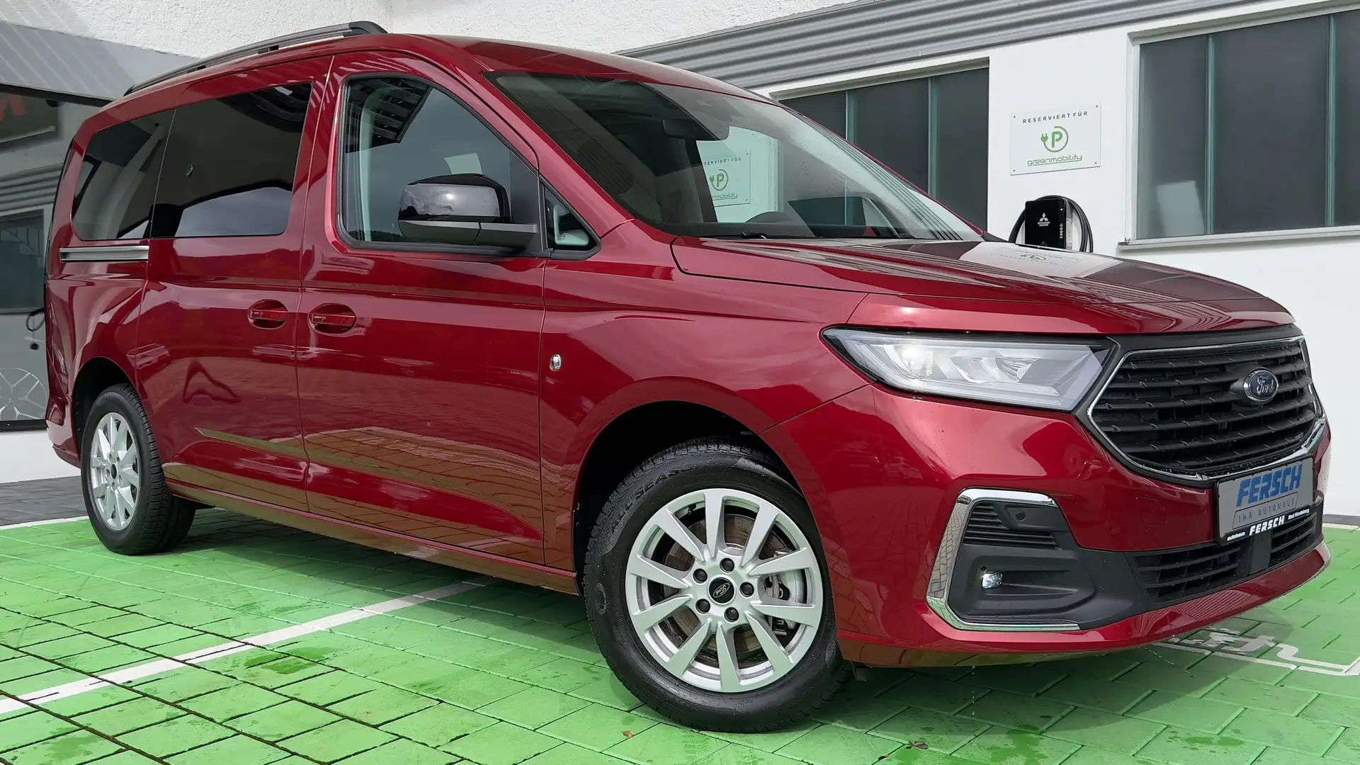 Ford Grand Tourneo Connect Titanium 4x4 m Navi SYNC u WSS Heizung Rojo - 1