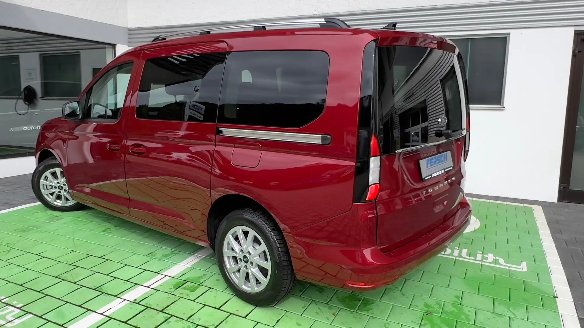 Ford Grand Tourneo Connect Titanium 4x4 m Navi SYNC u WSS Heizung Rojo - 2