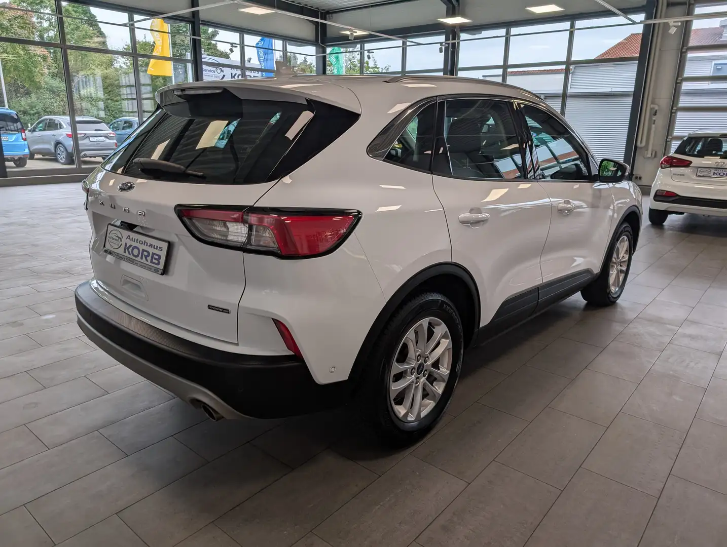 Ford Kuga Kuga Hybrid 2.5 Duratec FHEV TITANIUM Allrad Wit - 2