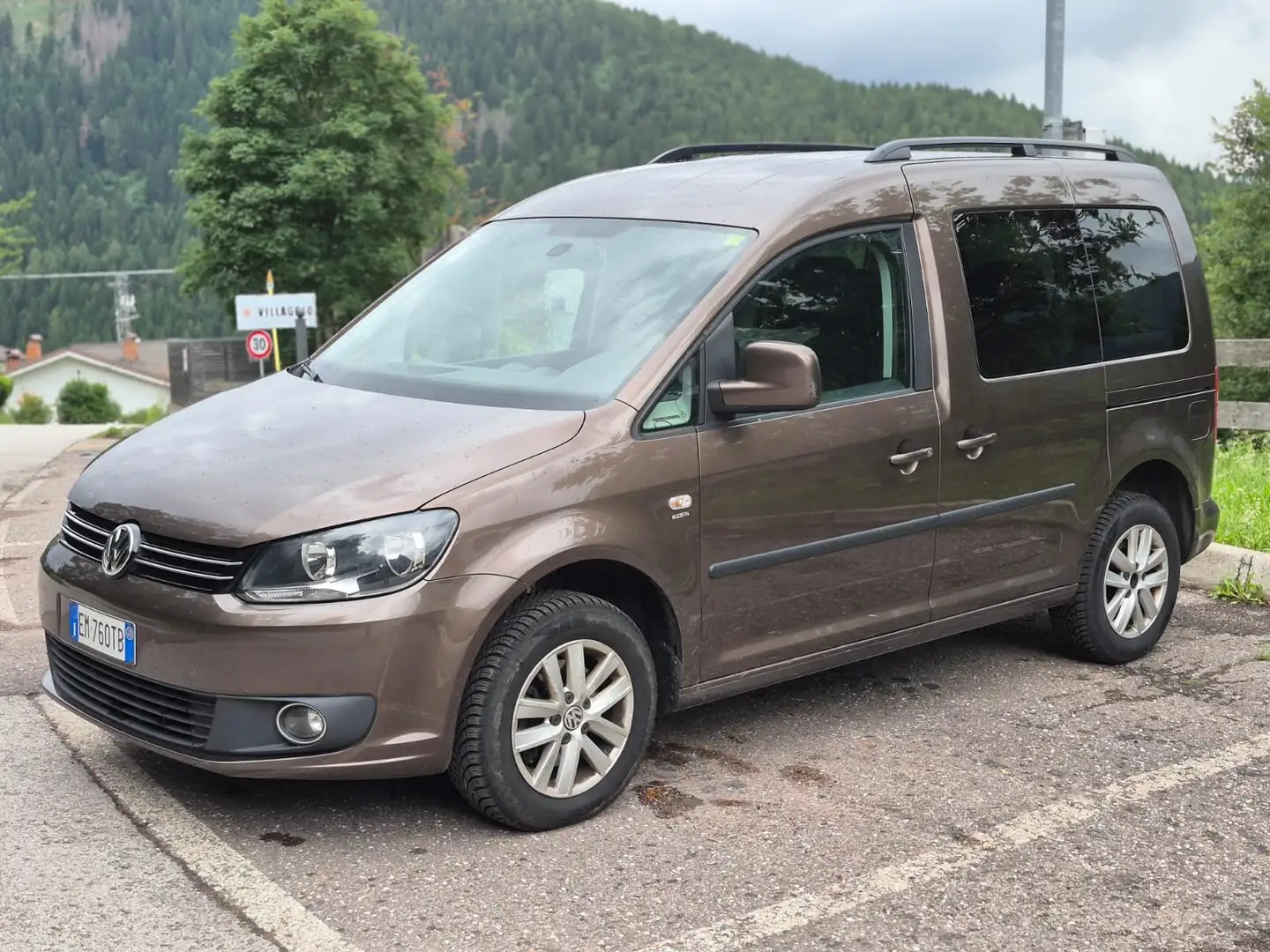Volkswagen Caddy 2.0 TDI 4 Motion Marrón - 1