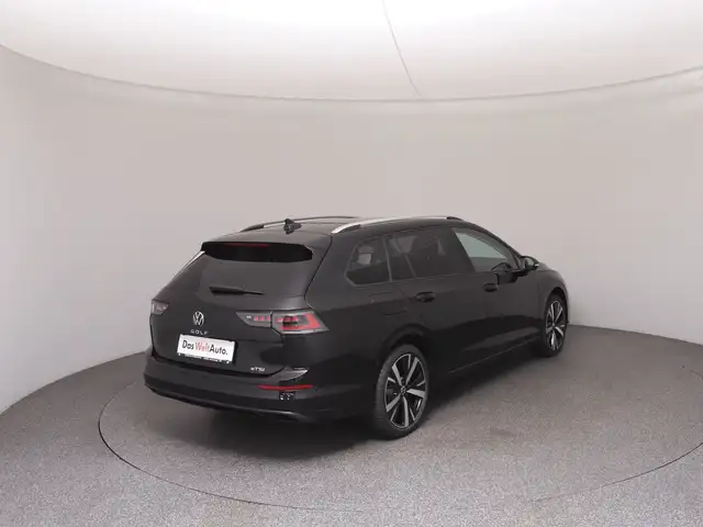 Volkswagen Golf view 4