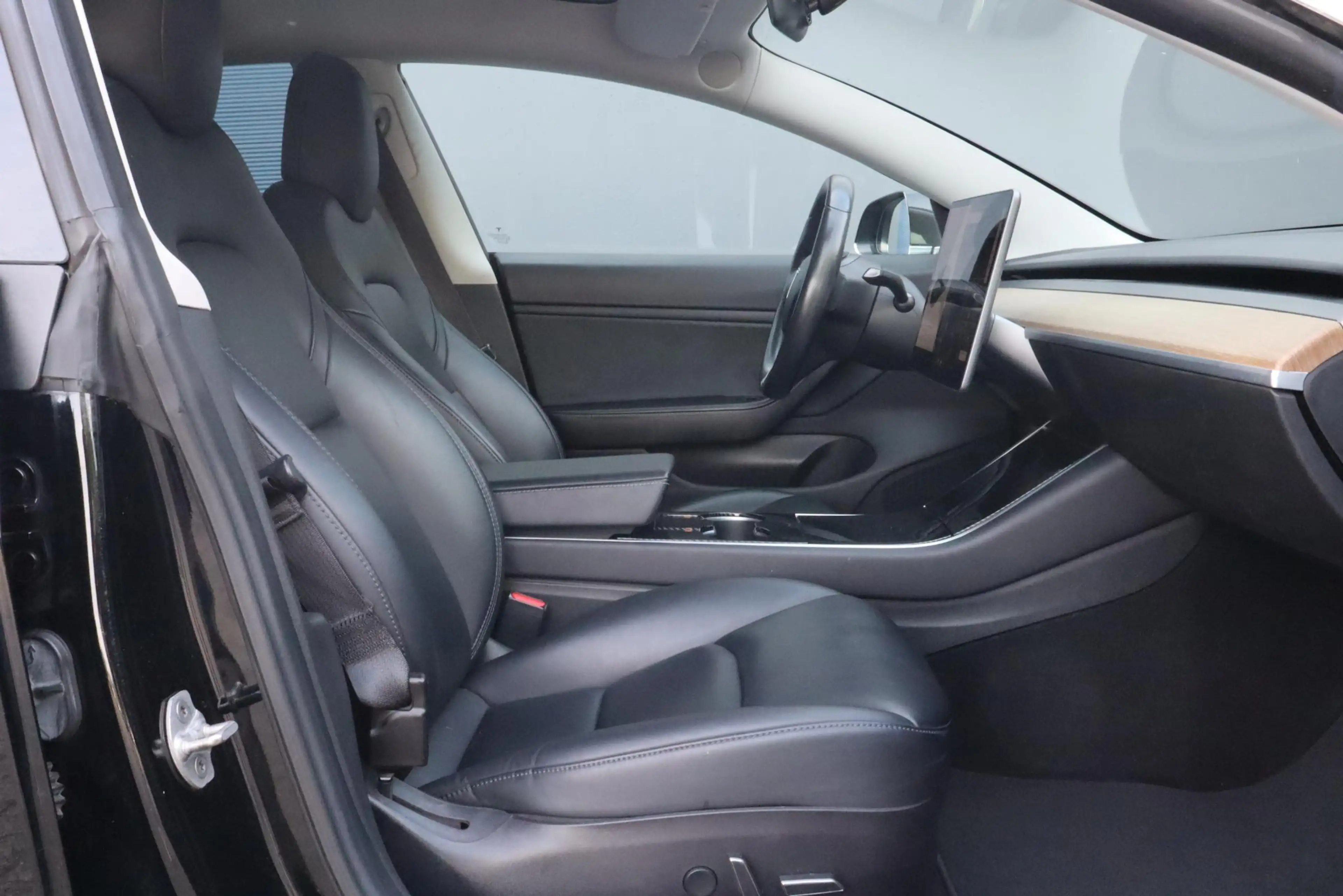 Tesla Model 3 Long Range AWD 75 kWh — photo 13