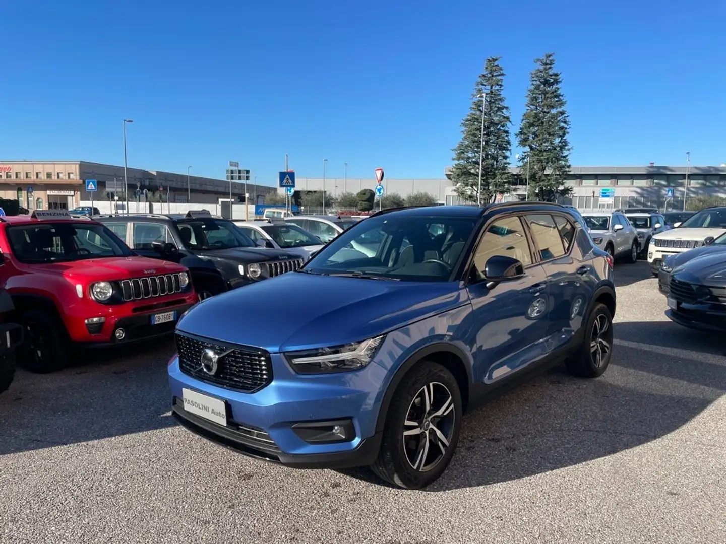 Volvo XC40 1.5 t3 R-design 163cv auto my21 TETTO PANO KM89K Blu/Azzurro - 1