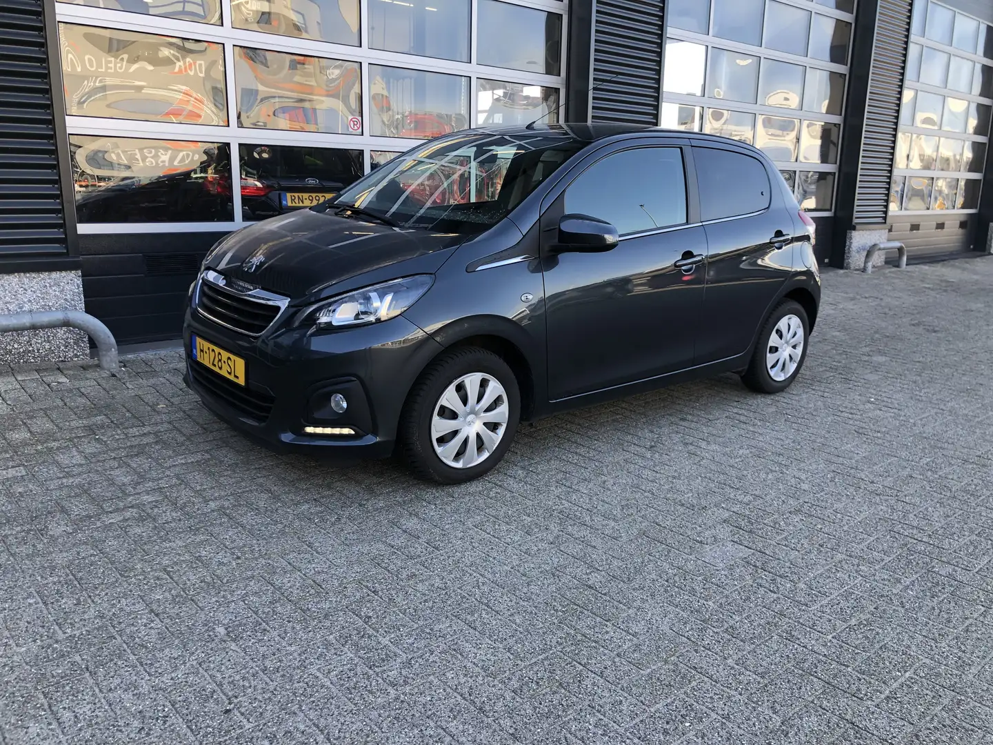 Peugeot 108 1.0 e-VTi Active | Cruise Control | Airco | Blueto Grau - 1