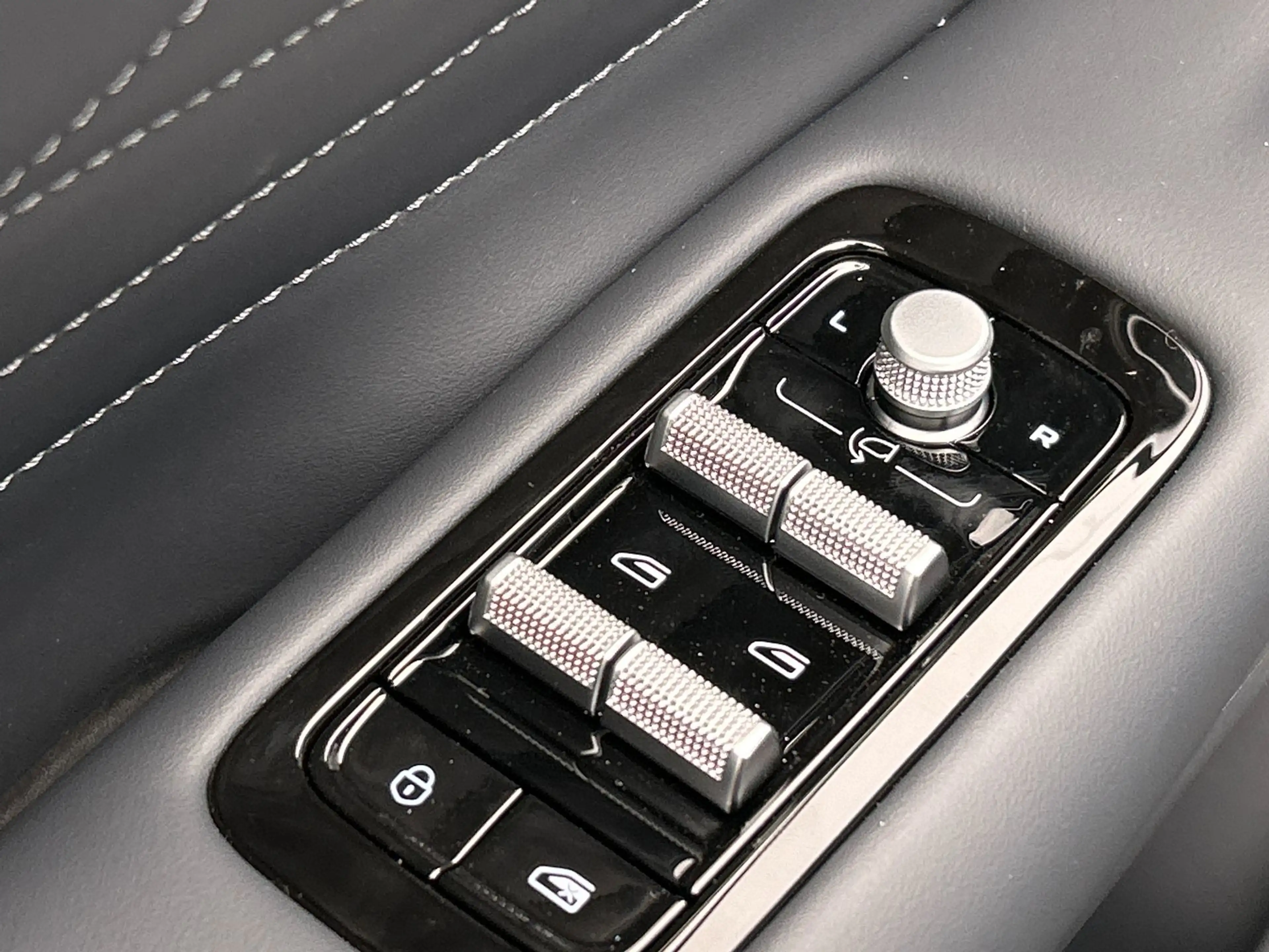 Geely Starray EM-i 1.5 Pro | 286 PK | Direct Leverbaar | 83KM Elektri — photo 31