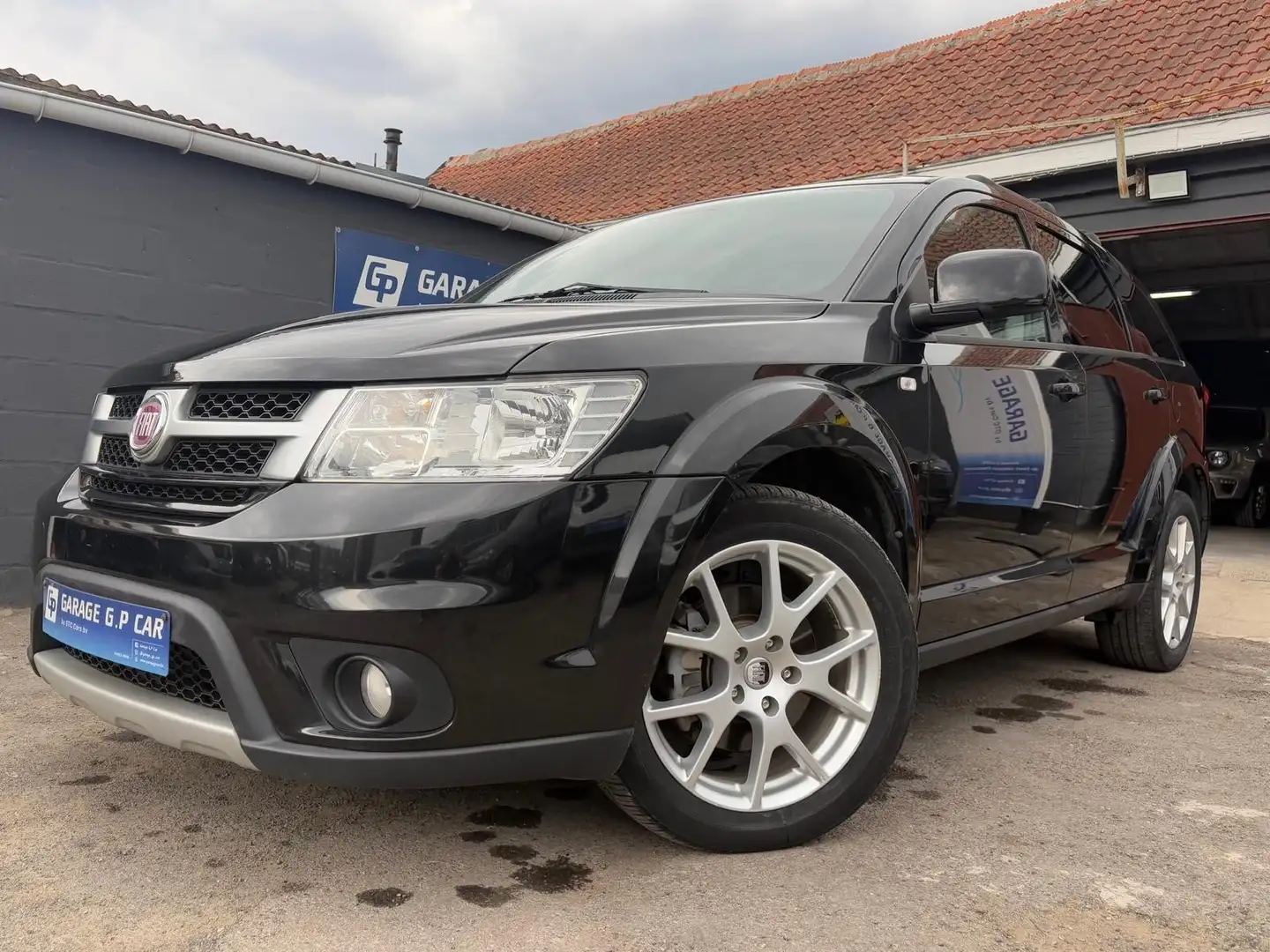 Fiat Freemont 2.0 MultiJet 4x4 Urban Zwart - 1