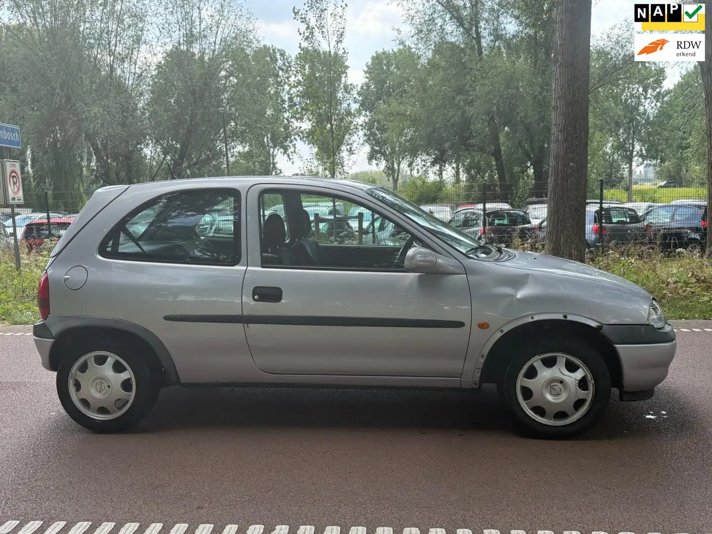 Opel Corsa 1.2i-16V Strada AUTOMAAT!APK!LEUKE AUTO! Grijs - 1