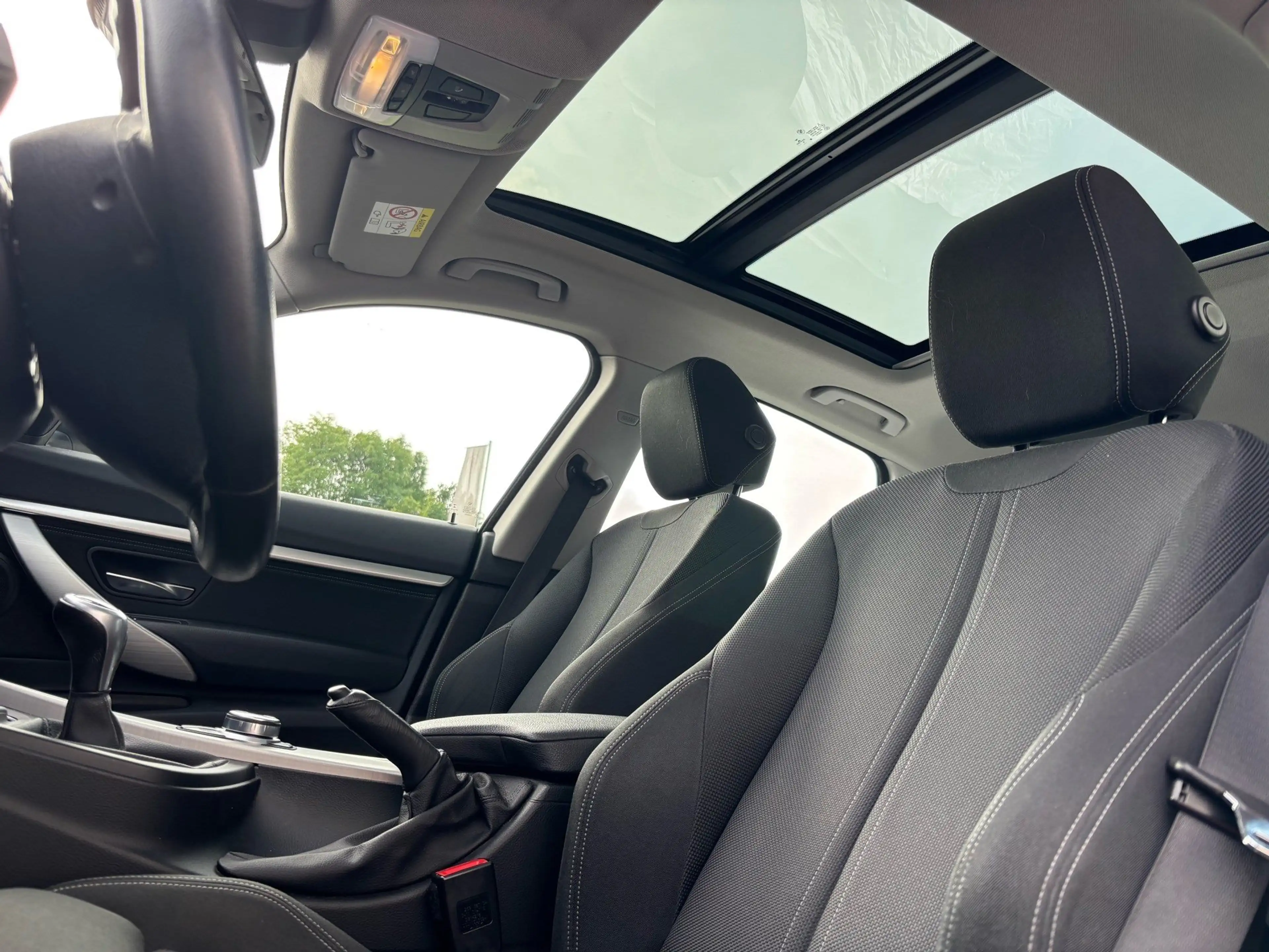 BMW 318 d Sport Line HiFi LED Pano.Dach Navi Bus. — photo 7