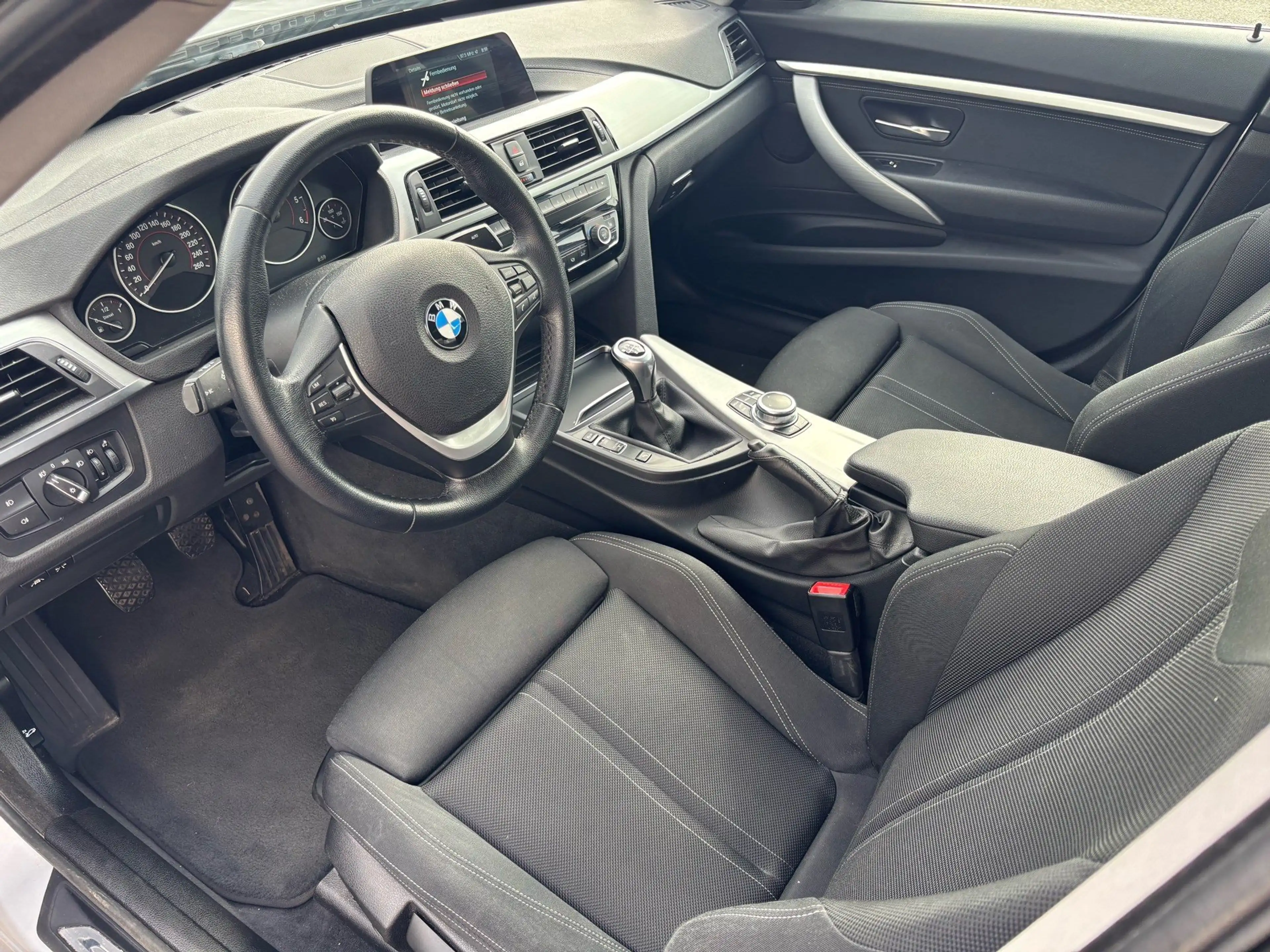 BMW 318 d Sport Line HiFi LED Pano.Dach Navi Bus. — photo 5