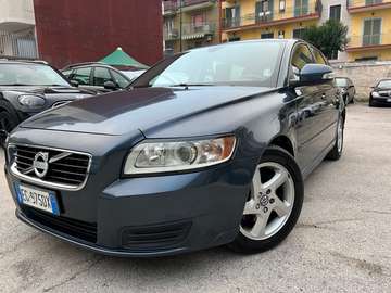 V50 1.6 d2 R-design 115cv