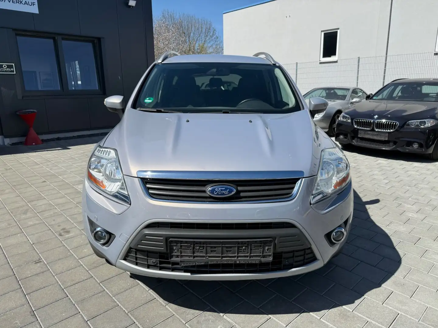 Ford Kuga Trend 4X4/Automatik/PDC/Klima Argento - 2