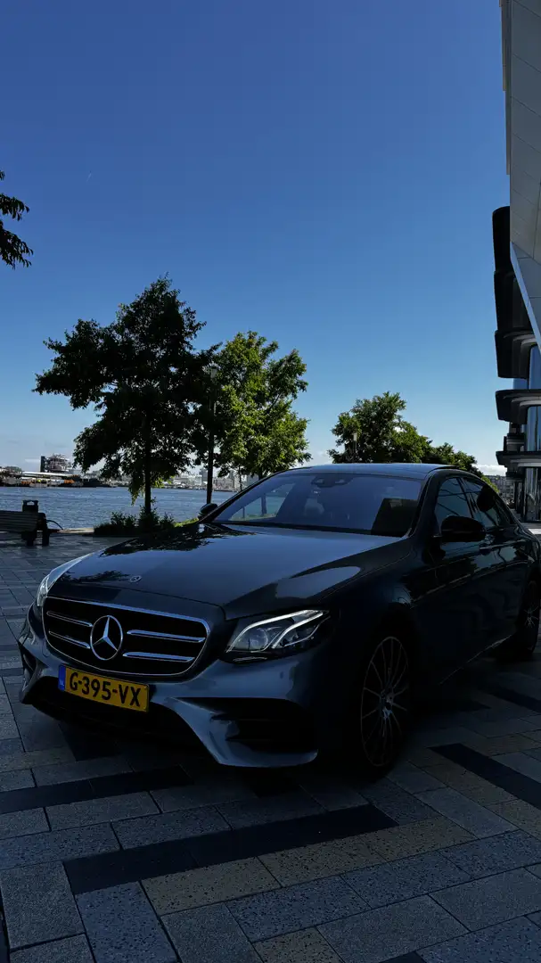 Mercedes-Benz E 350 Premium Plus Grijs - 1