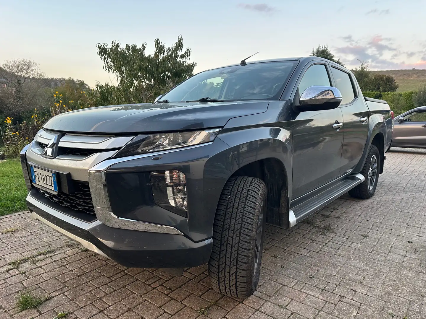 Mitsubishi L200 L200 Intense 4wd 150cv Grigio - 1