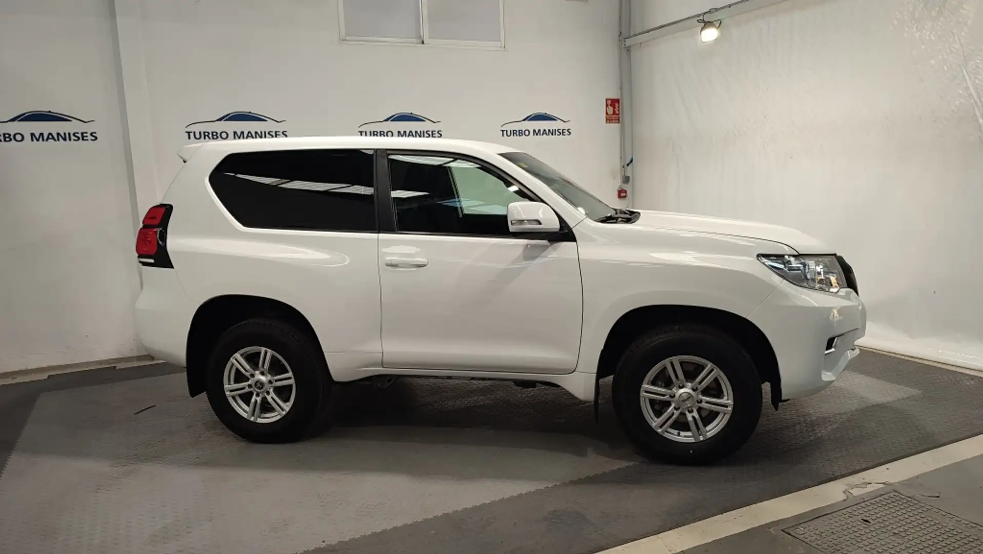 Toyota Land Cruiser D-4D GX Blanco - 2
