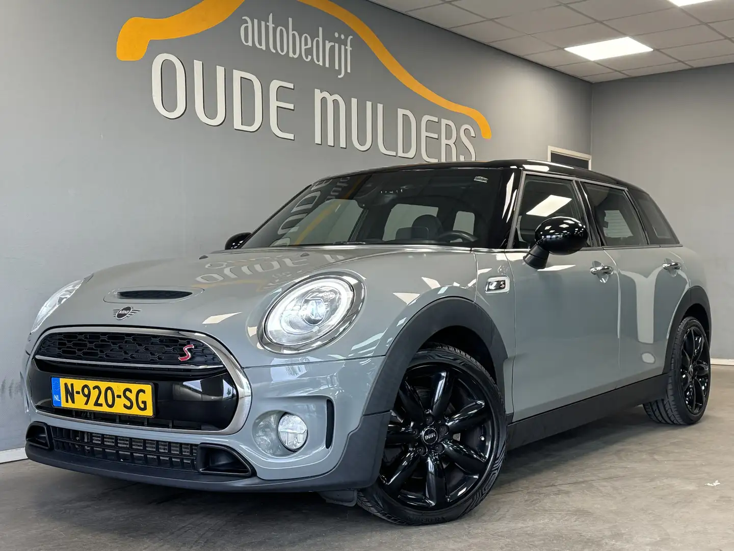 MINI Cooper S Clubman Mini 2.0 Cruise/Panoramadak/Stoelverwarming/Navi Šedá - 1