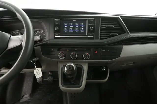 Volkswagen Transporter view 12