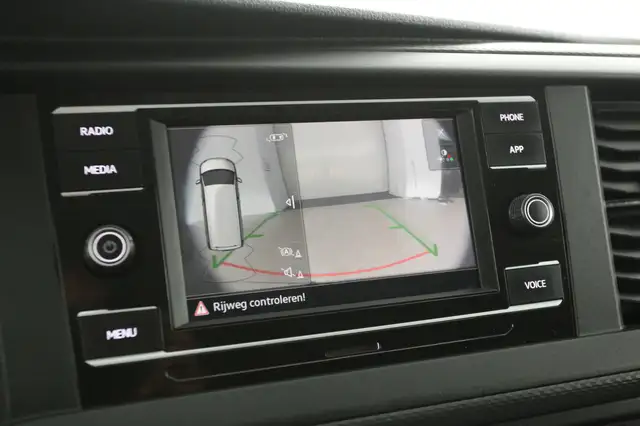 Volkswagen Transporter view 15