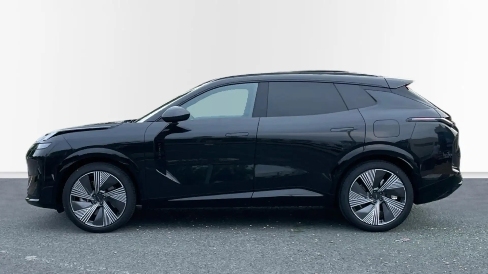 Lynk & Co 08 1.5 PHEV More Schwarz - 2